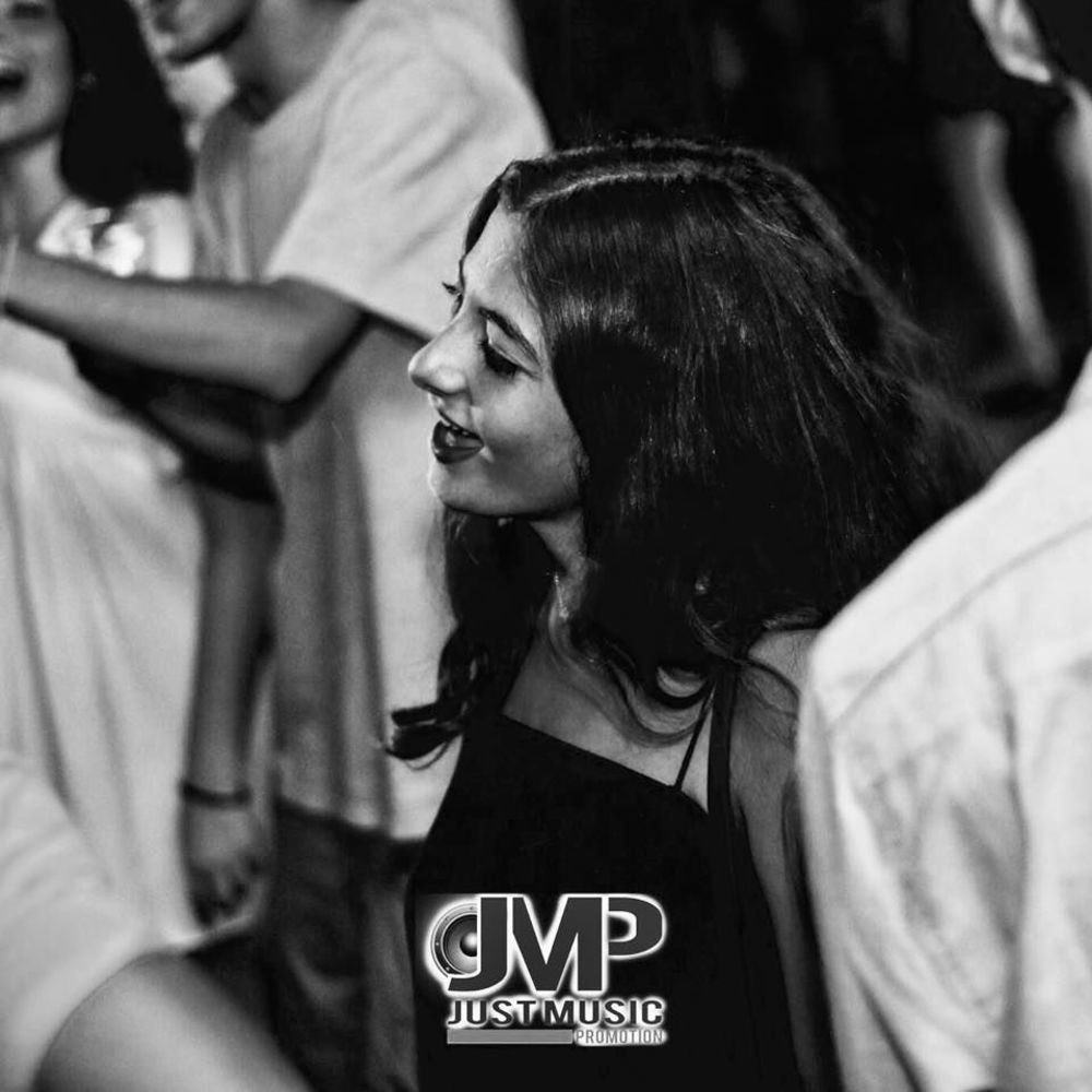 Meet your Posher, Paola